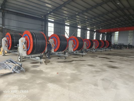 Прочный сельскохозяйственный путешественный ирригатор Строгая шланговая катушка Ирригационная распылительная машина с большим ударным распылителем
