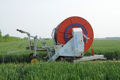 Шланговый ирригатор многофункциональное автоматическое оросительное оборудование с регулируемыми распылителями диаметром 236 см Технология IoT