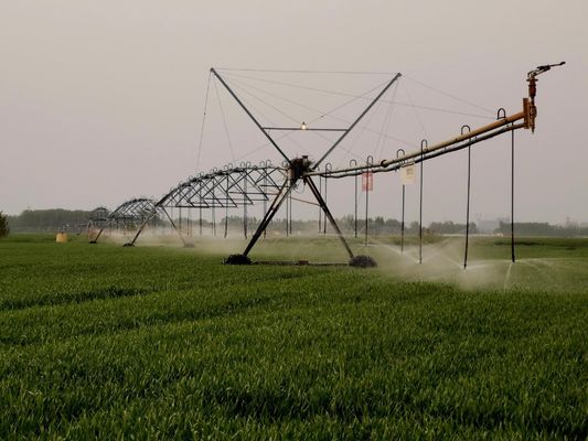 30-дюймовый диаметр водосберегающий центр Пивовое оросительное распылительное оборудование с двигателем и весом 230 кг
